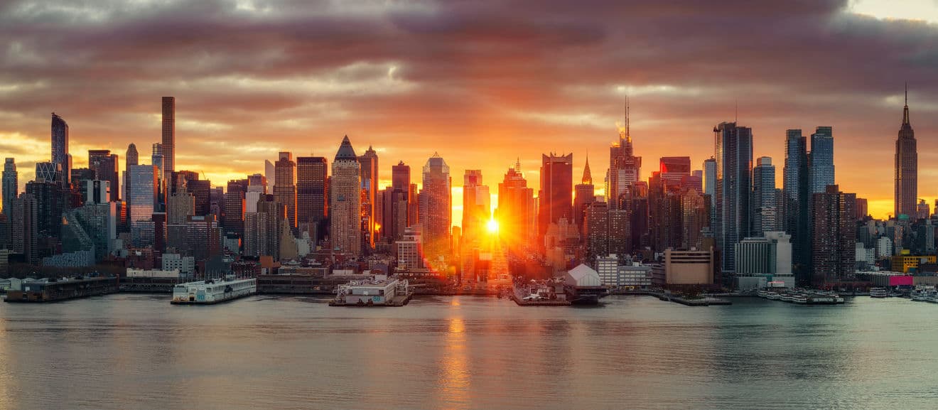 Skyline di New York al tramonto